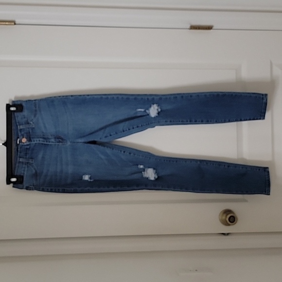 FashionNova Size 3 Distressed Medium Wash Skinny Jeans, Gently Used Condition - Picture 11 of 15